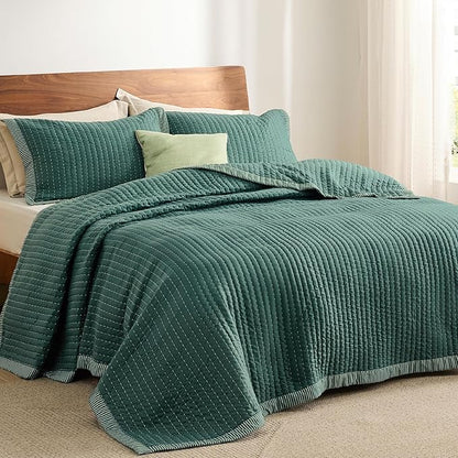 Bedsure Dark Green Quilts Queen Size - Queen Quilt Bedding Set Bedspread Coverlet, Lightweight Corduroy Pattern Bedspread, 3-Piece Set with 90"x96" Coverlet & 2 Pillow Shams, All-Season Soft