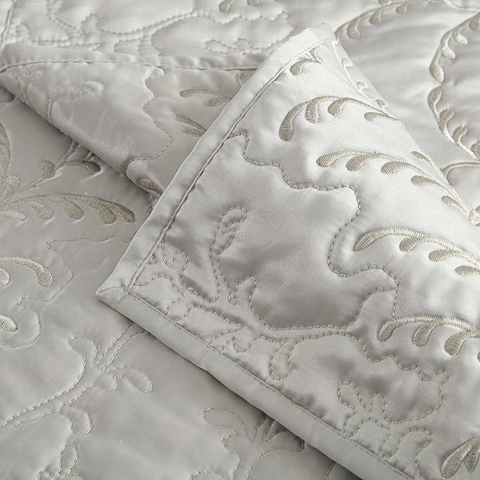 Martha Stewart - Queen Size Quilt Set, Soft & Smooth Sateen Bedding with a Light and Breathable Feel, 3 Piece Bed Set with Matching Pillowcases (Fern Embroidery Grey)