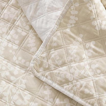 Martha Stewart - Twin Quilt Set, 100% Cotton Reversible Bedding Set, Incredibly Soft Feel for Year Round Comfort, 2 Piece Bed Set with Matching Pillowcase (Layered Branches Beige)