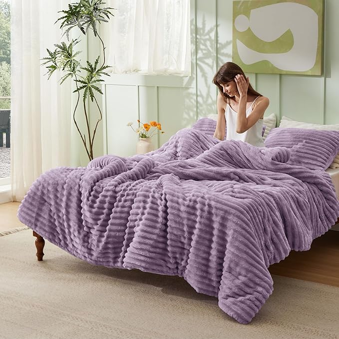 Bedsure King Comforter - GentleSoft™ 3 Pieces Double-Side Fleece Fluffy Lavender Comforter Set, Cozy Striped Room Decor Aesthetic, Luxury King Size Bedding with 2 Pillowcases, 104x90 Inches