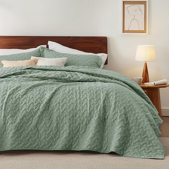 Bedsure Quilts King Size - Lightweight Bedspreads King Size with Basket Weave Pattern, Soft Quilt Bedding Set, Sage Green Comforter Set Coverlet for All Seasons with 2 Pillow Shams (106" x 96") | Skin-Friendly Soft, All-Season Comfort, Breathable, Ligh...
