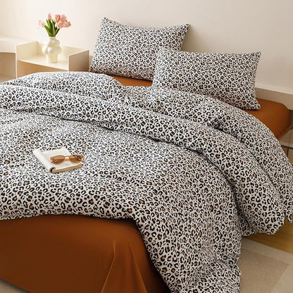 CLOTHKNOW Black Leopard Print King Size Comforter Set Cheetah Bedding Comforter Sets Black White Brown Bedding Sets with 2 x Pillowcases