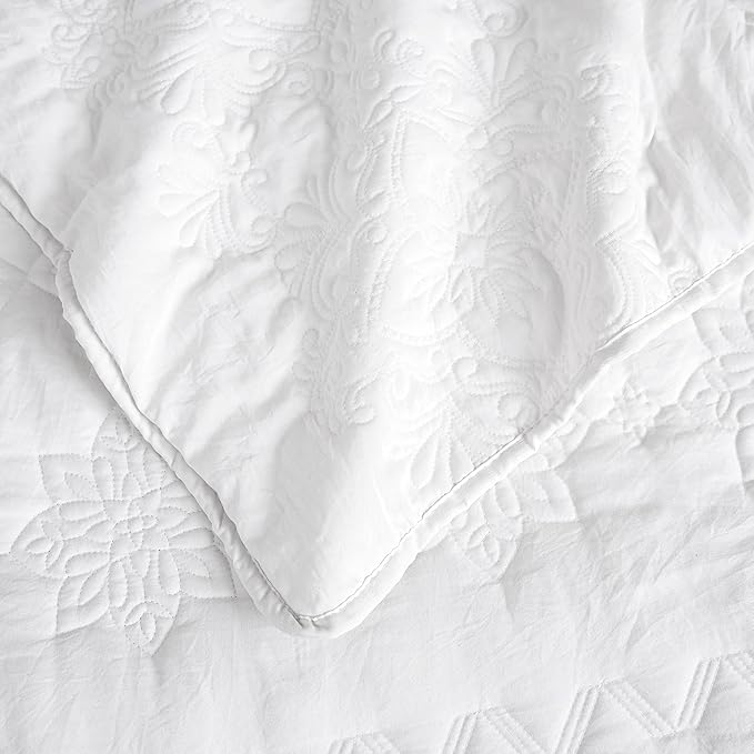 B2EVER Boho White Quilt Queen Size Bedding Sets with Pillow Sham, Bohemian Lightweight Soft Bedspread Coverlet, Farmhouse Floral Vintage Thin Comforter Bed Cover for All Season, 3 Pieces, 90x90 inches
