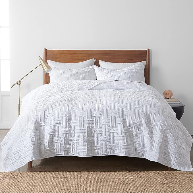 California Oversized Quilt King Size Bedding Sets with Pillow Shams, White Lightweight Soft Bedspread Coverlet, Cal Super Quilted Blanket Thin Comforter Bed Cover for All Season, 118x106 inches
