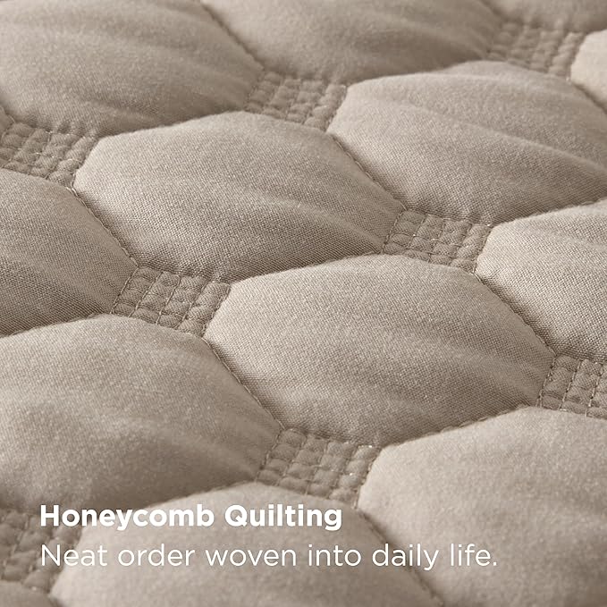 Bedsure Quilts King Size - Lightweight Bedspreads King Size with Classic Honeycomb Quilting, Soft Quilt Bedding Set, Taupe Comforter Set Coverlet for All Seasons with 2 Pillow Shams (106" x 96") | Skin-Friendly Soft, All-Season Comfort, Breathable, Lig...