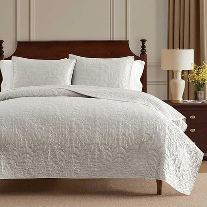 Martha Stewart - King Size Quilt Set, Soft & Smooth Sateen Bedding with a Light and Breathable Feel, 3 Piece Bed Set with Matching Pillowcases (Fern Embroidery Grey)