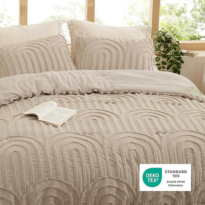 Bedsure Boho Tufted Khaki Comforter King Size, GentleSoft™ 3 Pieces Boho Farmhouse Decor Bedding, Arch Shabby Chic Bedding for All Seasons, 1 Bed Comforter, 2 Pillow Shams, 104x90 Inches