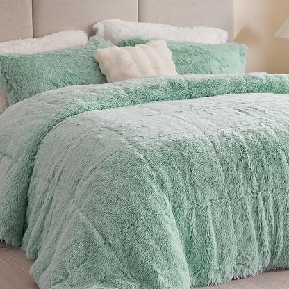 Intelligent Design Malea Shaggy Comforter Set, Long Faux Fur Cozy Down Alternative, Modern Casual Ultra Soft All Season Fluffy Bedding with Matching Sham, Twin/Twin XL, Aqua 2 Piece
