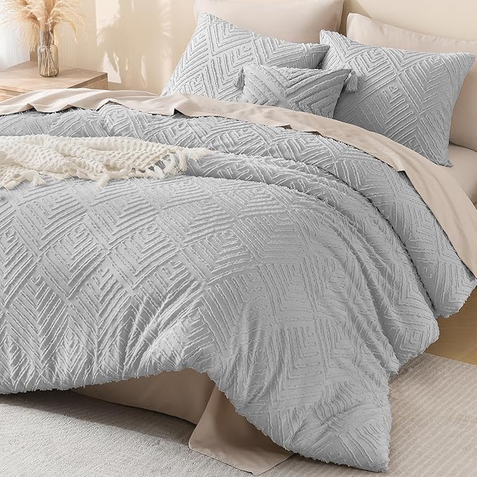 Litanika Super King Plus Comforter Light Grey, 3 Pieces Tufted Boho Farmhouse Bedding Comforter Set, Lightweight Fluffy All Season Comforter Set (120x128In Comforter & 2 Pillowcases)