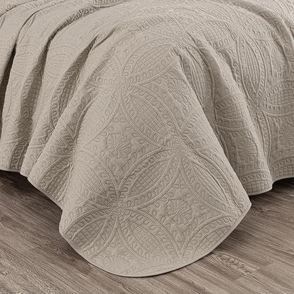 Chezmoi Collection Austin 3-piece Oversized Bedspread Coverlet Set (Queen, Khaki) | Oversized, Lightweight, Fade Resistant