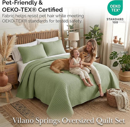 Southshore Fine Living, Inc. Oversized King Quilt Bedding Set, Pet Hair Resistant Bedding, Microfiber Lightweight Bedspread, California King Coverlet Set w/2 Pillow Shams, Sage Green Quilt