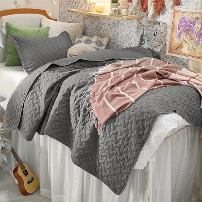 Bedsure Quilts Twin Size - Lightweight Bedspreads Twin Size with Basket Weave Pattern, Soft Quilt Bedding Set, Grey Comforter Set Coverlet for All Seasons with 1 Pillow Sham (68" x 86") | Skin-Friendly Soft, All-Season Comfort, Breathable, Lightweight,...