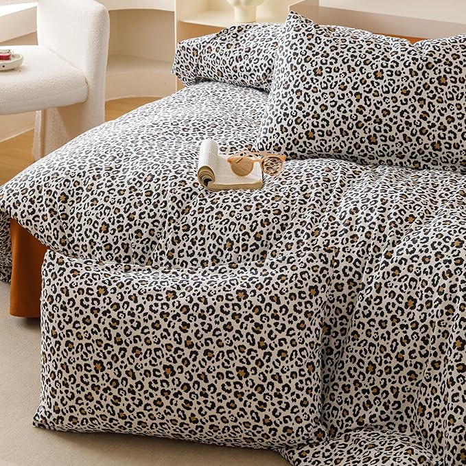 CLOTHKNOW Black Leopard Print King Size Comforter Set Cheetah Bedding Comforter Sets Black White Brown Bedding Sets with 2 x Pillowcases