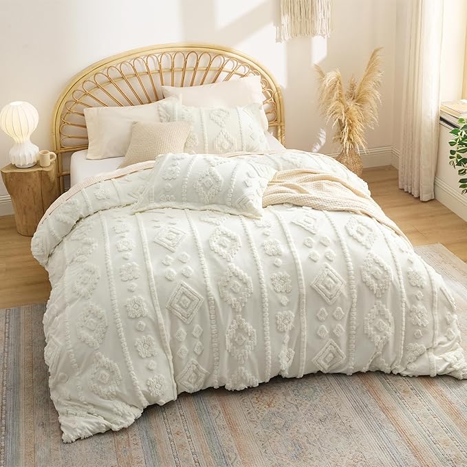 Bedsure Boho Tufted White Comforter King Size, GentleSoft™ 3 Pieces Boho Farmhouse Decor Bedding, Exquisite Shabby Chic Bedding for All Seasons, 1 Bed Comforter, 2 Pillow Shams, 104x90 Inches