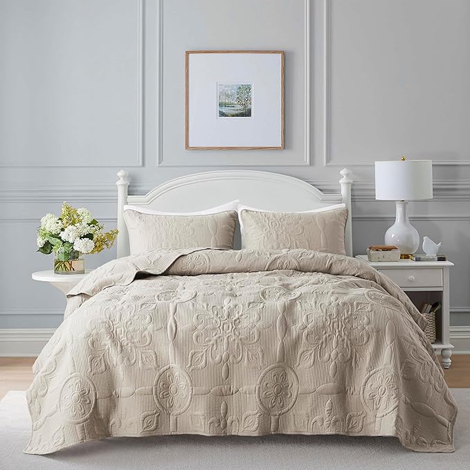 Beige Damask Quilt California Cal King Size Bedding Sets with 2 Pillow Shams, Oversized Boho Bedspread Lightweight Soft Farmhouse Vintage Coverlet Jacquard Pattern Bed Cover for All Season, 3 Pieces