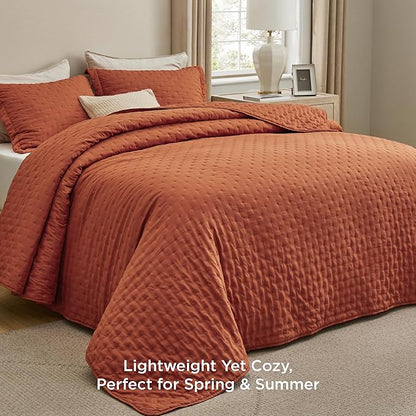 Bedsure Quilts Queen Size - Red Orange Bedspread Queen Size & Lightweight Comforter, Boho Coverlet with Clover Pattern, Ultra Soft All-Season Bedding, 90 x 96 Inches | Stitch-Free Quilting, Ultra Soft, Lightweight, Machine Washable, Pet-Friendly