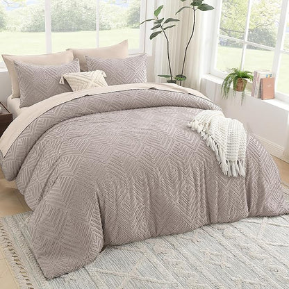 Litanika Queen Comforter Set Rose Coffee, 3 Pieces Cream Tufted Boho Farmhouse Bedding Comforter Sets, Lightweight Fluffy Comforter Bed Set for All Season (90x90In Comforter and 2 Pillowcases)