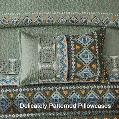 WONGS BEDDING Boho Quilt Set California King,3 Piece Olive Green Oversize Fall Bedspread Coverlet Set with Geometry Printed for All Season, Lightweight Oversized Bohemian Bedding Set 106"×96"