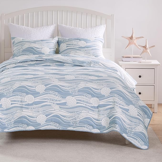 Greenland Home Coastal Paradise Reversible Matelassé Coverlet Set, 2-Piece Twin/XL, Dover Tidal Blue