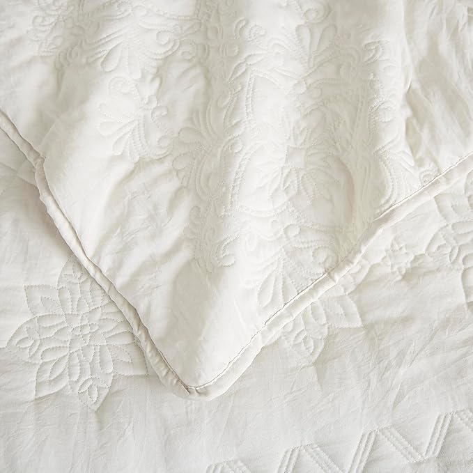 Boho Ivory Quilt Twin Size Bedding Sets with Pillow Sham, Bohemian Lightweight Soft Bedspread Coverlet, Cream Farmhouse Floral Vintage Thin Comforter Bed Cover for All Season, 2 Pieces, 68x90 inches