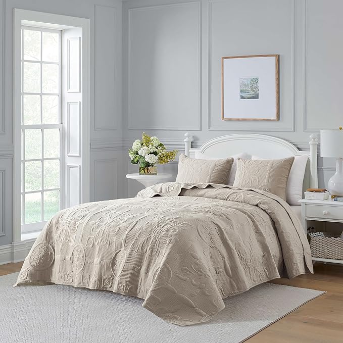 B2EVER Beige Damask Quilt Queen Size Bedding Sets with 2 Pillow Shams, Boho Bedspread Lightweight Soft Farmhouse Vintage Bohemian Coverlet Retro Jacquard Pattern Bed Cover for All Season, 3 Pieces