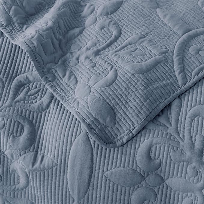 B2EVER Blue Damask Quilt King Size Bedding Sets with 2 Pillow Shams, Boho Bedspread Lightweight Soft Farmhouse Vintage Bohemian Coverlet Retro Jacquard Pattern Bed Cover for All Season, 3 Pieces