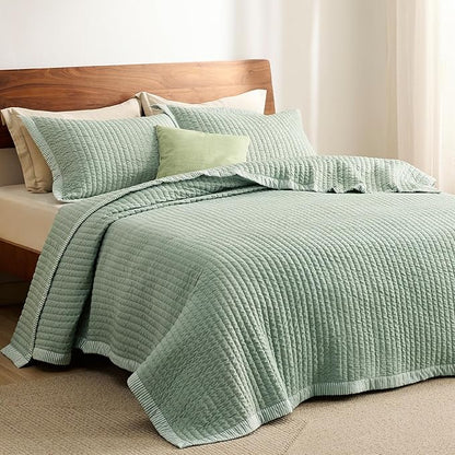 Bedsure Green Quilts King Size - King Quilt Bedding Set Bedspread Coverlet, Lightweight Corduroy Pattern Bedspread, 3-Piece Set with 106"x96" Coverlet & 2 Pillow Shams, All-Season Soft Microfiber