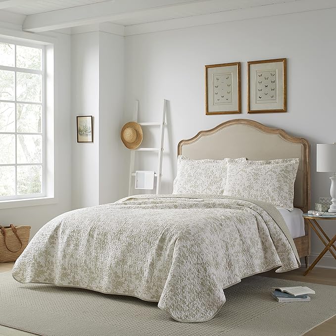 Laura Ashley - Twin Quilt Set, Soft Cotton Bedding with Reversible Design, Medium Weight for Year Round Use, 2 Piece Bed Set with Matching Pillowcase (Amberley Beige)