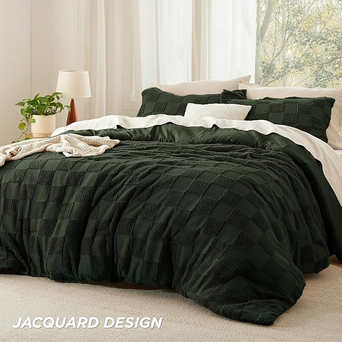 Bedsure California King Size Comforter Set Dark Olive Green, Boho Tufted Bed Set, Checkered Farmhouse Shabby Chic Bedding, 3 Pieces, 1 Plaid Geometric Comforter and 2 Pillow Shams