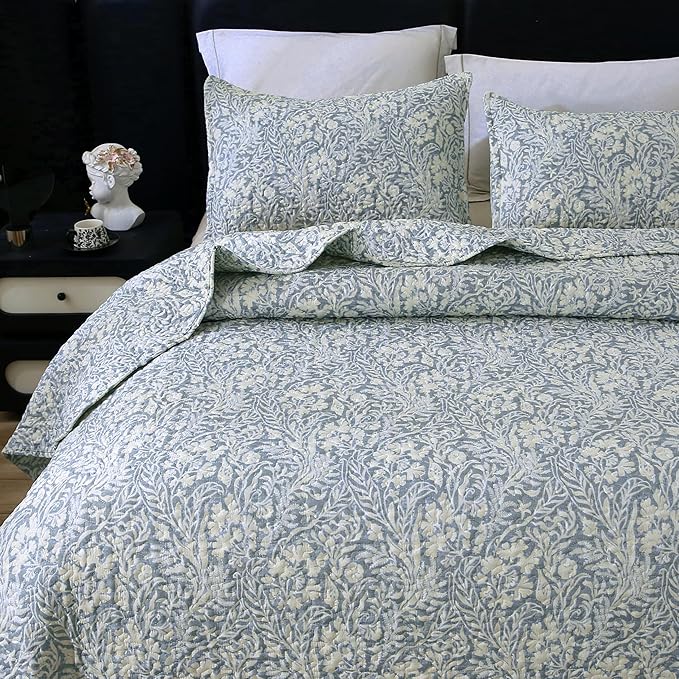 DURLENGEN Quilt Set Queen Size 3Pcs, Bluish Grey Printed with Beige Leaves Pattern,Soft Microfiber Lightweight Bedspread for All Season Layering(Queen 90x96,Beige Botanical)