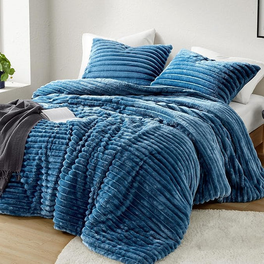 Intelligent Design Twin Comforter Set, Cozy Plush Bedding, Microfiber Reverse, 2 Piece, Lightweight, Super Soft Ribbed Velvet Comforter 1 Sham, All Season Fluffy Bed Set, Avril, Twin/Twin XL Blue