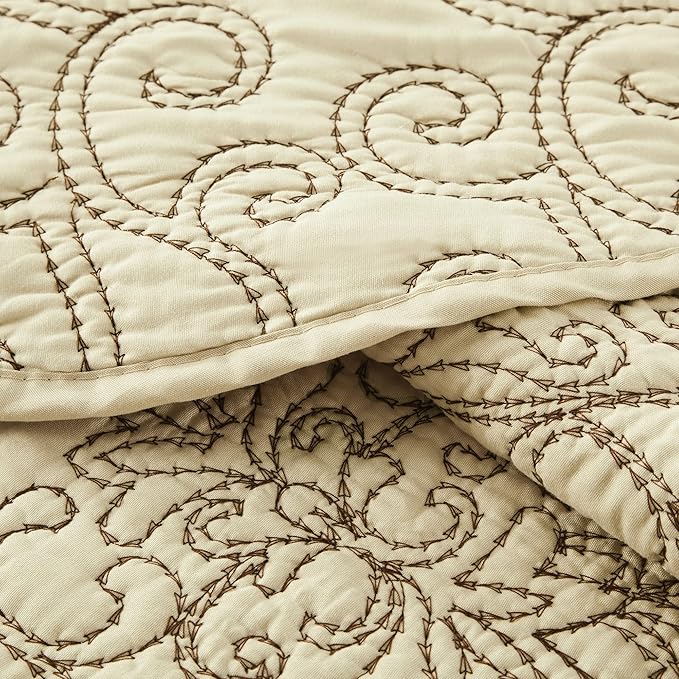Home Soft Things Damask 4 Piece Bedspread Set, Scalloped Edge Reversible Quilt Coverlet Comforter Prewashed Bedding Set, Matelasse Embossed Floral Solid Pattern,Beige Oversize Queen(110" x 120")