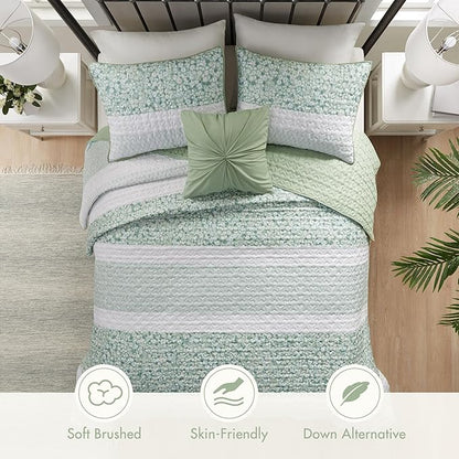 Madison Park Quilt Set, Seersucker Floral Coverlet for Queen Size Bed, All Season Lightweight Bedding, Farmhouse Quilt Set, Vermicelli Quilting, Throw Pillow, Caralie, Full/Queen Green 4 Piece
