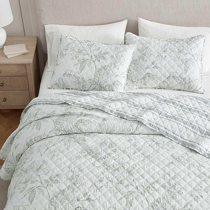Martha Stewart - King Quilt Set, 100% Cotton Reversible Bedding Set, Incredibly Soft Feel for Year Round Comfort, 3 Piece Bed Set with Matching Pillowcases (Vine Flora Green)