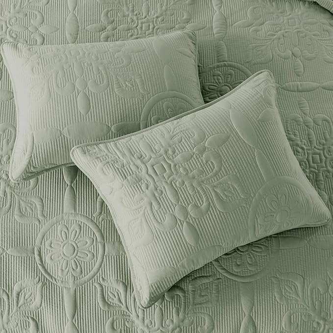B2EVER Green Damask Quilt Queen Size Bedding Sets with 2 Pillow Shams, Boho Bedspread Lightweight Soft Farmhouse Vintage Bohemian Coverlet Retro Jacquard Pattern Bed Cover for All Season, 3 Pieces