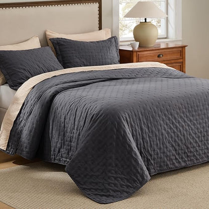 Bedsure Quilts Queen Size - Charcoal Bedspread Queen Size & Lightweight Comforter, Modern Coverlet with Clover Pattern, Ultra Soft All-Season Bedding, 90 x 96 Inches | Stitch-Free Quilting, Ultra Soft, Lightweight, Machine Washable, Pet-Friendly