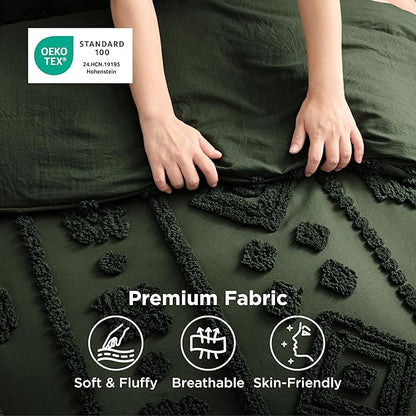 Bedsure Boho Tufted Green Comforter Set Queen Size, GentleSoft™ 3 Pieces Boho Farmhouse Decor Bedding, Exquisite Shabby Chic Bedding for All Seasons, 1 Bed Comforter, 2 Pillow Shams, 90x90 Inches