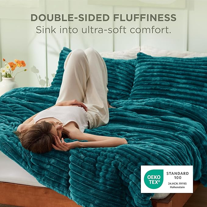 Bedsure Twin/Twin XL Size Comforter - GentleSoft™ 2 Pieces Double-Side Fleece Fluffy Teal Comforter Set, Cozy Striped Room Decor Aesthetic Luxury Twin Bedding Sets, 1 Pillowcase, 68x88 Inches