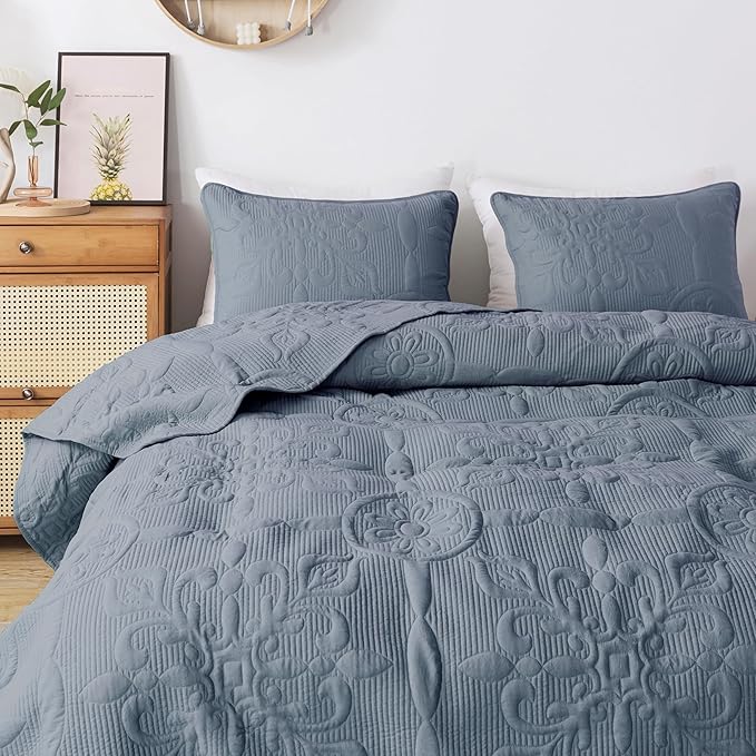 Blue Damask Quilt California Cal King Size Bedding Sets with 2 Pillow Shams, Oversized Boho Bedspread Lightweight Soft Farmhouse Vintage Coverlet Jacquard Pattern Bed Cover for All Season, 3 Pieces