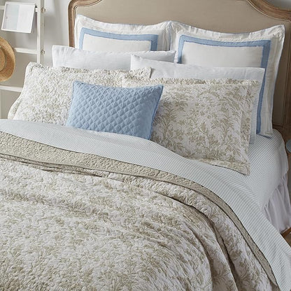Laura Ashley Home - Amberley Collection - Quilt Set - 100% Cotton, Breathable & Lightweight, Reversible Bedding, Pre-Washed for Added Softness, Queen, Biscuit