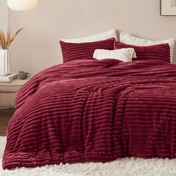 Bedsure Twin/Twin XL Size Comforter - GentleSoft™ 2 Pieces Double-Side Fleece Fluffy Dark Red Comforter Set, Cozy Striped Room Decor Aesthetic Luxury Twin Bedding Sets, 1 Pillowcase, 68x88 Inches