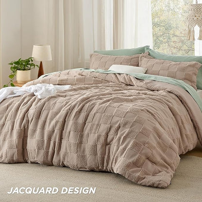 Bedsure King Size Comforter Set Khaki, Boho Tufted Bed Set, Checkered Farmhouse Shabby Chic Bedding, 3 Pieces, 1 Plaid Geometric Comforter and 2 Pillow Shams