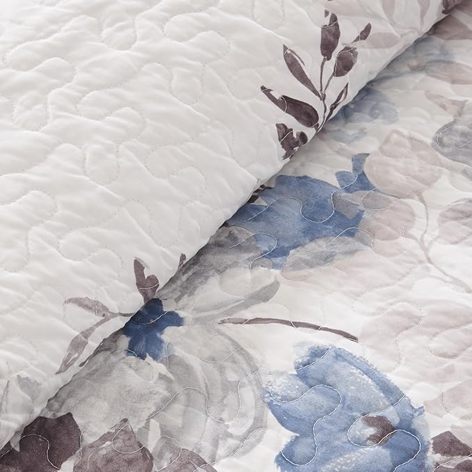 Madison Park Luna Quilt Modern Classic Design All Season, Breathable Coverlet Lightweight Bedding Set, Matching Shams, Decorative Pillow, Full/Queen(90"x90"), Floral Blue 6 Piece