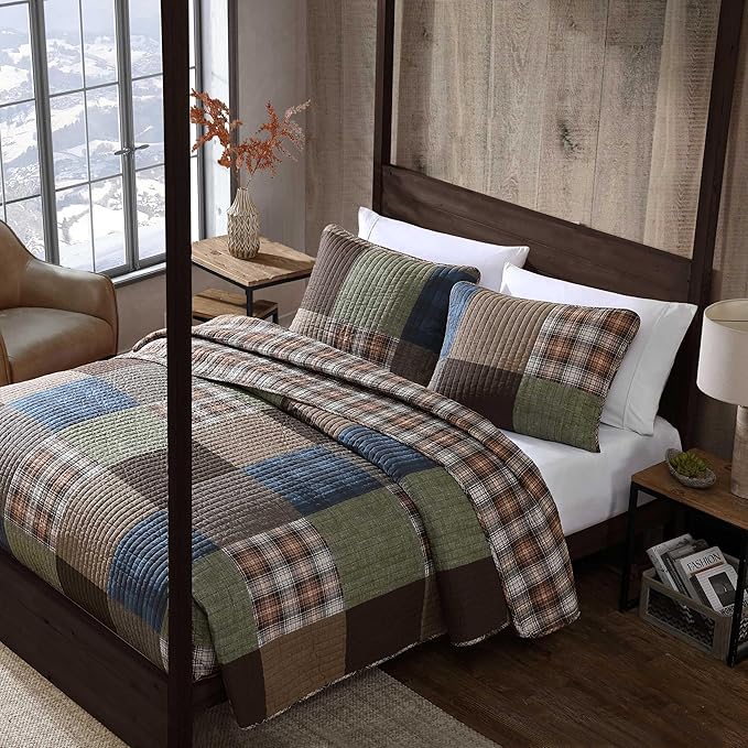 Eddie Bauer - King Quilt Set, Reversible Cotton Blend Bedding with Lightweight Feel, 3 Piece Bed Set with Matching Pillowcases (Classic Patchwork Green)