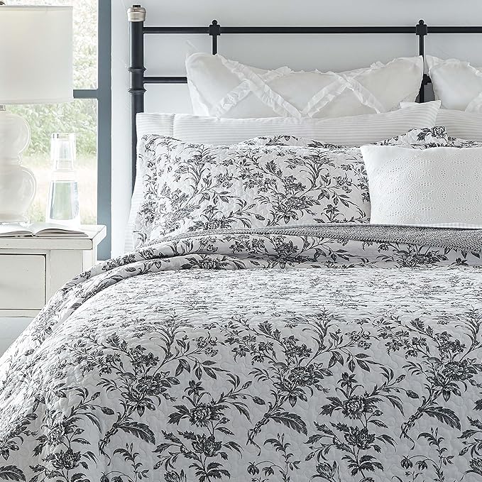 Laura Ashley - Twin Quilt Set, Soft Cotton Bedding with Reversible Design, Medium Weight for Year Round Use, 2 Piece Bed Set with Matching Pillowcase (Amberley Black/White)