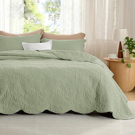 Bedsure Quilts Queen Size - Ultra Soft Pre-Washed Cloud-Like Bedding, All-Season Lightweight Comforter for Country Bedroom, Leaf Design Coverlet in Desert Sage, 90 x 96 Inches | Stitch-Free Quilting, Ultra Soft, Lightweight, Machine Washable, Pet-Friendly