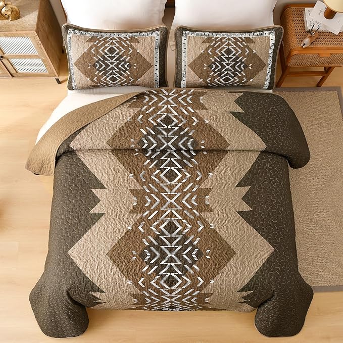 Dintszyayue Brown Quilt Set King Size Boho Aztec Texture Bedspread Coverlet Set 3 Piece Soft Lightweight Bedding Set Geometric Bohemian Bedspread with 2 Pillowcases(Dark Brown,90"x103")