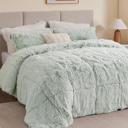 Intelligent Design King Comforter Set Fur-Like Shaggy Comforters for King Size Bed Warm, Fuzzy Bedding, All Season Luxurious Comforters King Size Bed Set, Malea, King/Cal King, Green/White 3 Piece