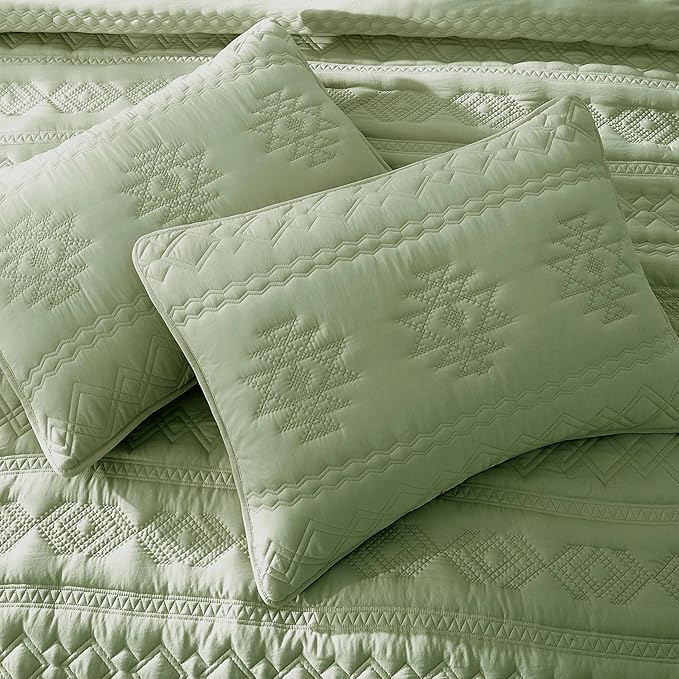 WDCOZY Boho Sage Green Oversized California Cal King Size Quilt Bedding Sets with 2 Pillow Shams, Farmhouse Lightweight Soft Bedspread Coverlet for All Season, 116x106 inches