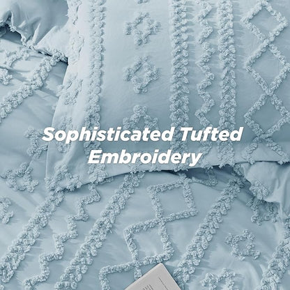 Bedsure Tufted Boho Comforter Set Full Size - Light Blue Boho Bed Set, GentleSoft™ 3 Pieces Farmhouse Shabby Chic Embroidery Bedding, Gifts for Woman, Soft Jacquard Full Comforter for All Seasons